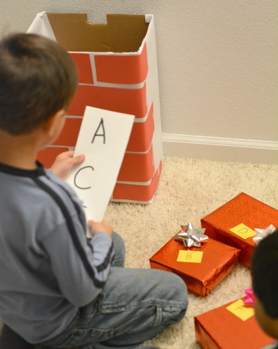 checking the ABC list for this Pete the Cat Saves Christmas game