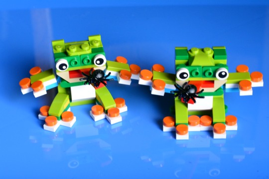 how to make Lego frogs