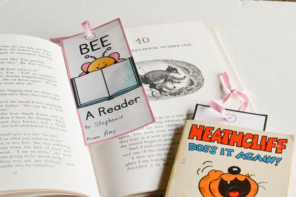 Valentine bookmarks for kids to give to book loving friends.