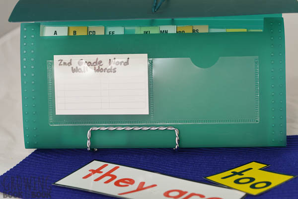 how to organize word wall words